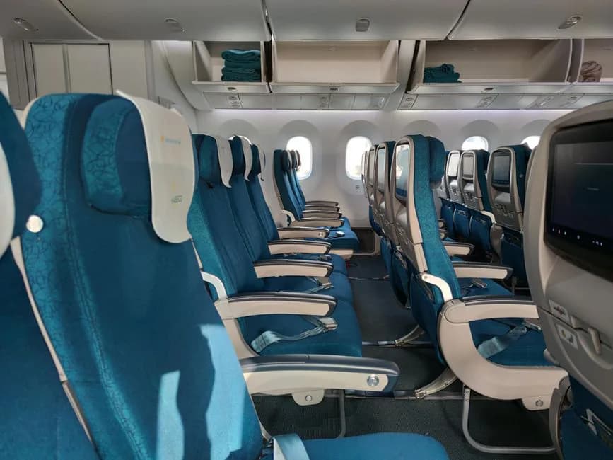 Japan Airlines JAL Sky Premium premium economy class cabin seats